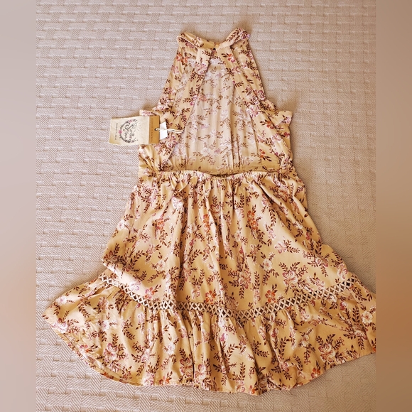 NWT Sunday Mi Amor Floral Open Back Cutout Detail Dress - Picture 9 of 16